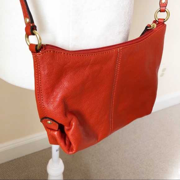 Coach factory small deep orange crossbody bag. - Picture 2 of 4